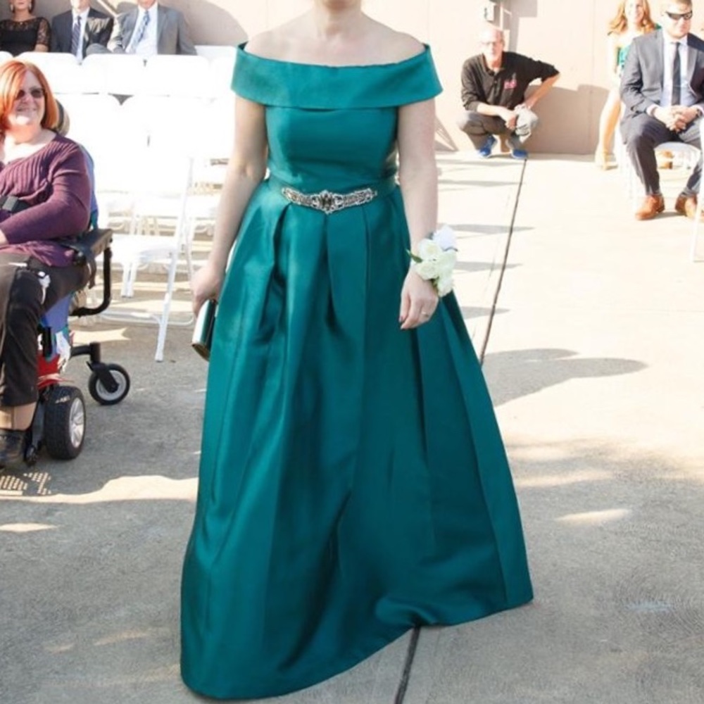 Mother of the bride emerald green dress